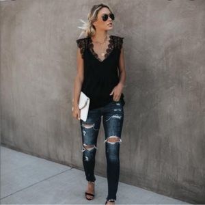 Love stitch lace top - black